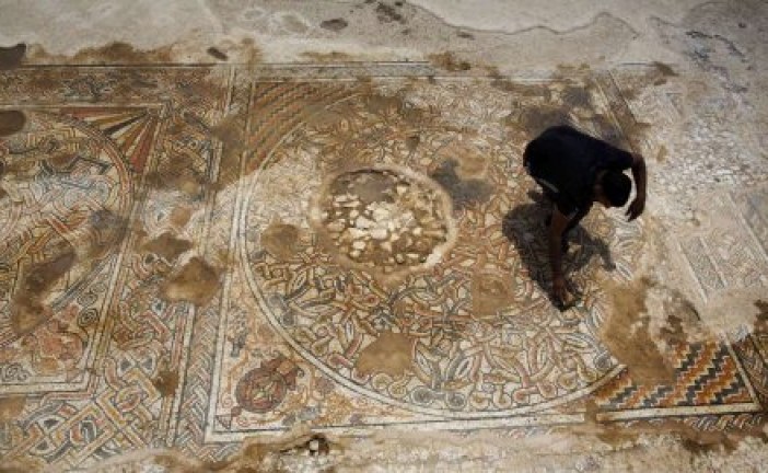 Vredan mozaik star 1.700 godina otkriven nasred rute planiranog auto-puta