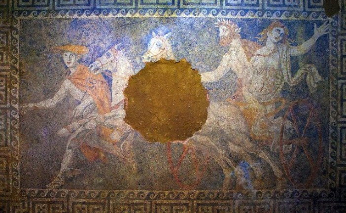 Kraljica Persefona na mozaiku iz 4. veka pre nove ere