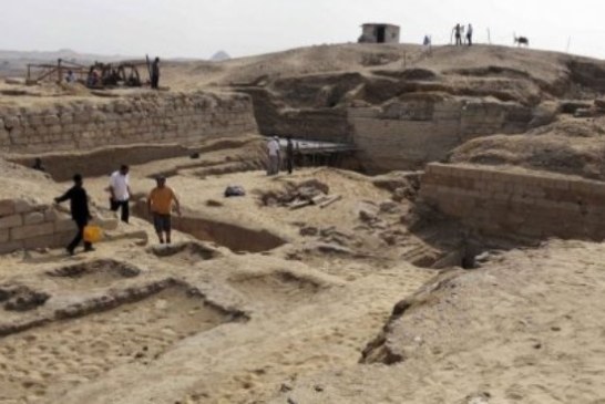 Otkrivena peta statua Tutankamonovog dede