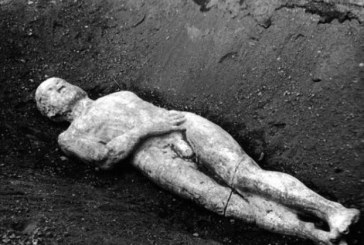 Arheološka misterija olovnog kovčega teškog pola tone