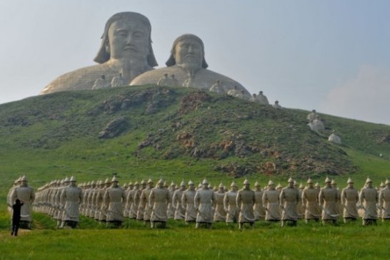 MISTERIJU STARU 800 GODINA REŠIĆE SAVREMENA TEHNOLOGIJA: Gde je grob Džingis Kana?