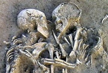 Zagrljeni još iz praistorije