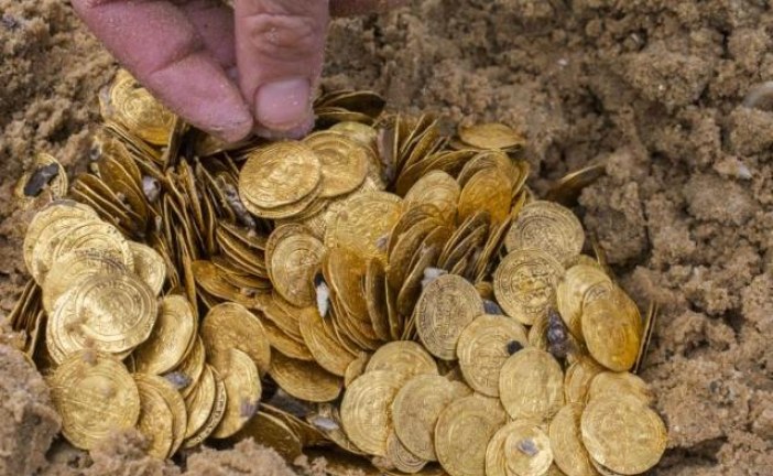 Arheolog amater u nemačkom gradu Lineburg pronašao zlatne kovanice vredne 45.000 evra