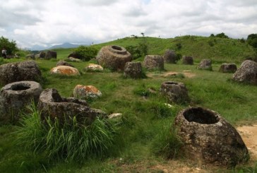 Misteriozne kamene tegle na ogromnoj ravnici Ponsavan u Laosu