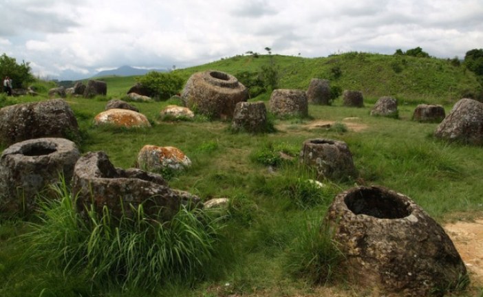 Misteriozne kamene tegle na ogromnoj ravnici Ponsavan u Laosu