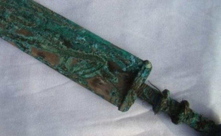 Dečak prao ruke u reci i pronašao nešto čemu se ni u snu nije nadao