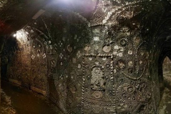 Dečak je ušao u rupu u zemlji, a ono što je video ostavilo ga je bez daha!