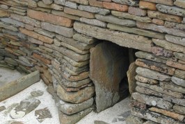 Farmer je 1850. slučajno otkrilo ova skrivena vrata. Ono što je video unutra je ostavilo CEO svet u šoku već skoro 2 čitava veka!